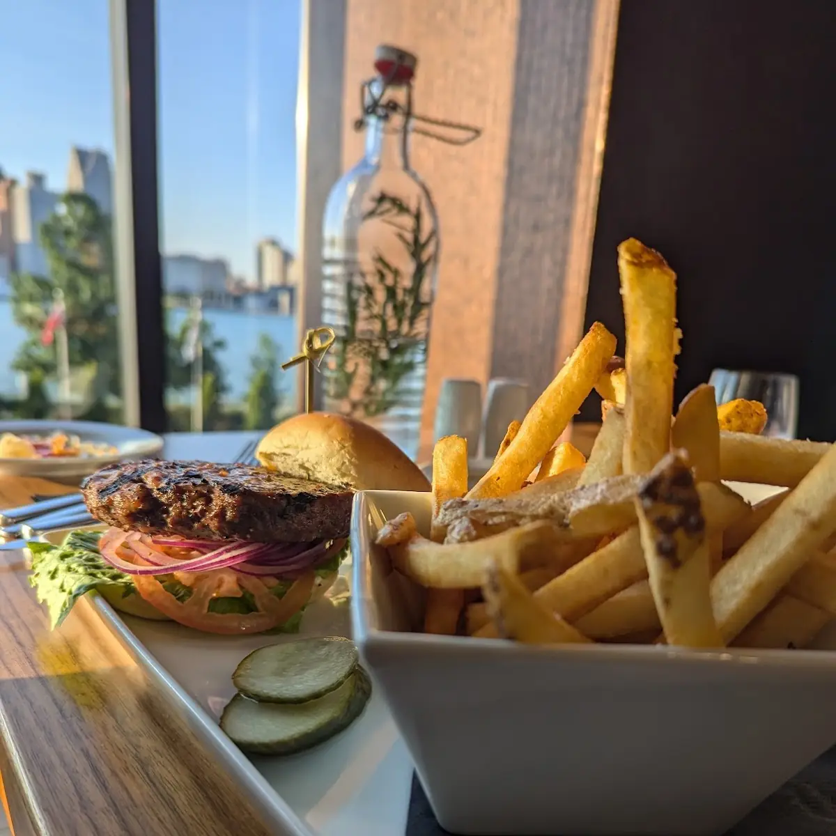 Room Burger