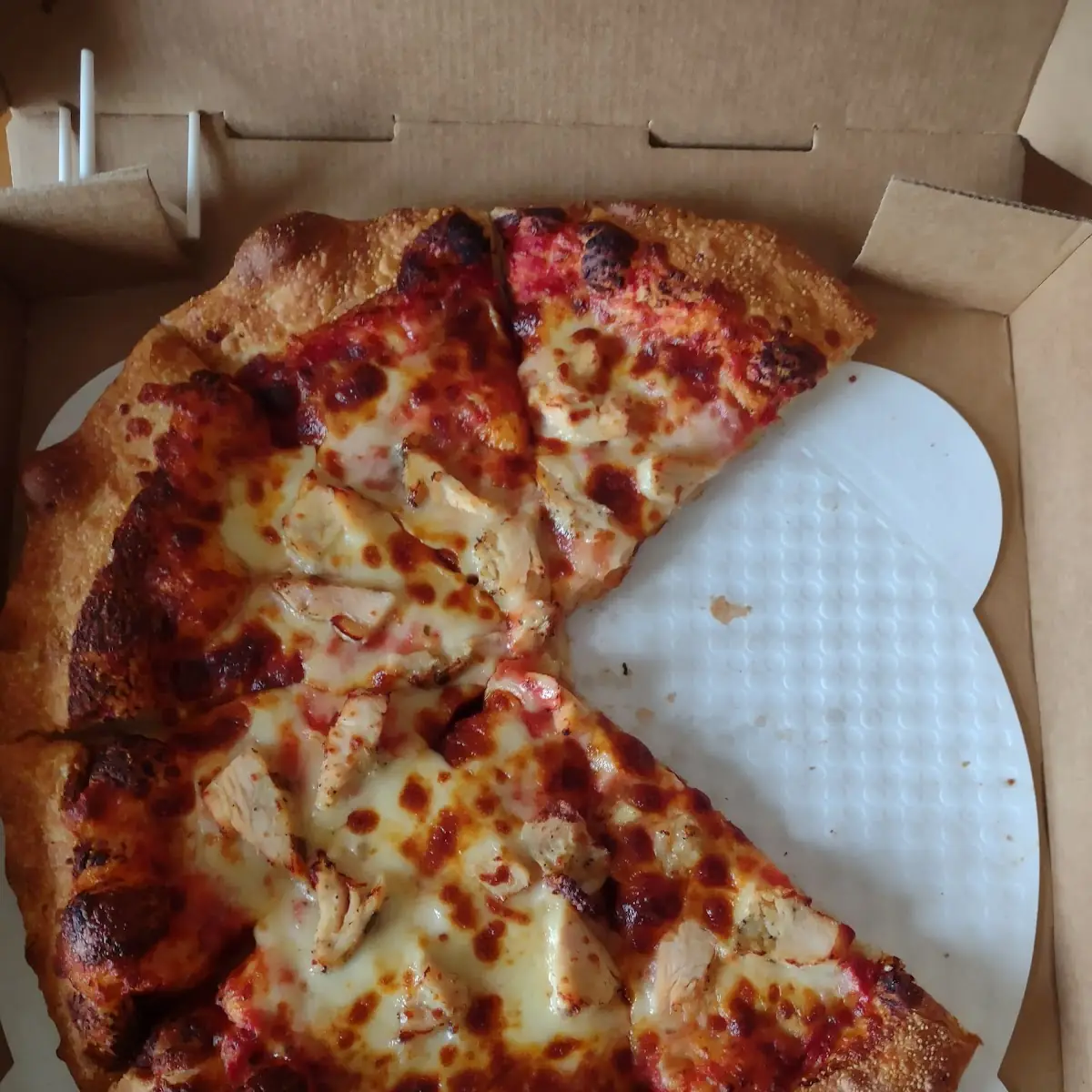 Medium Chicken Pizza