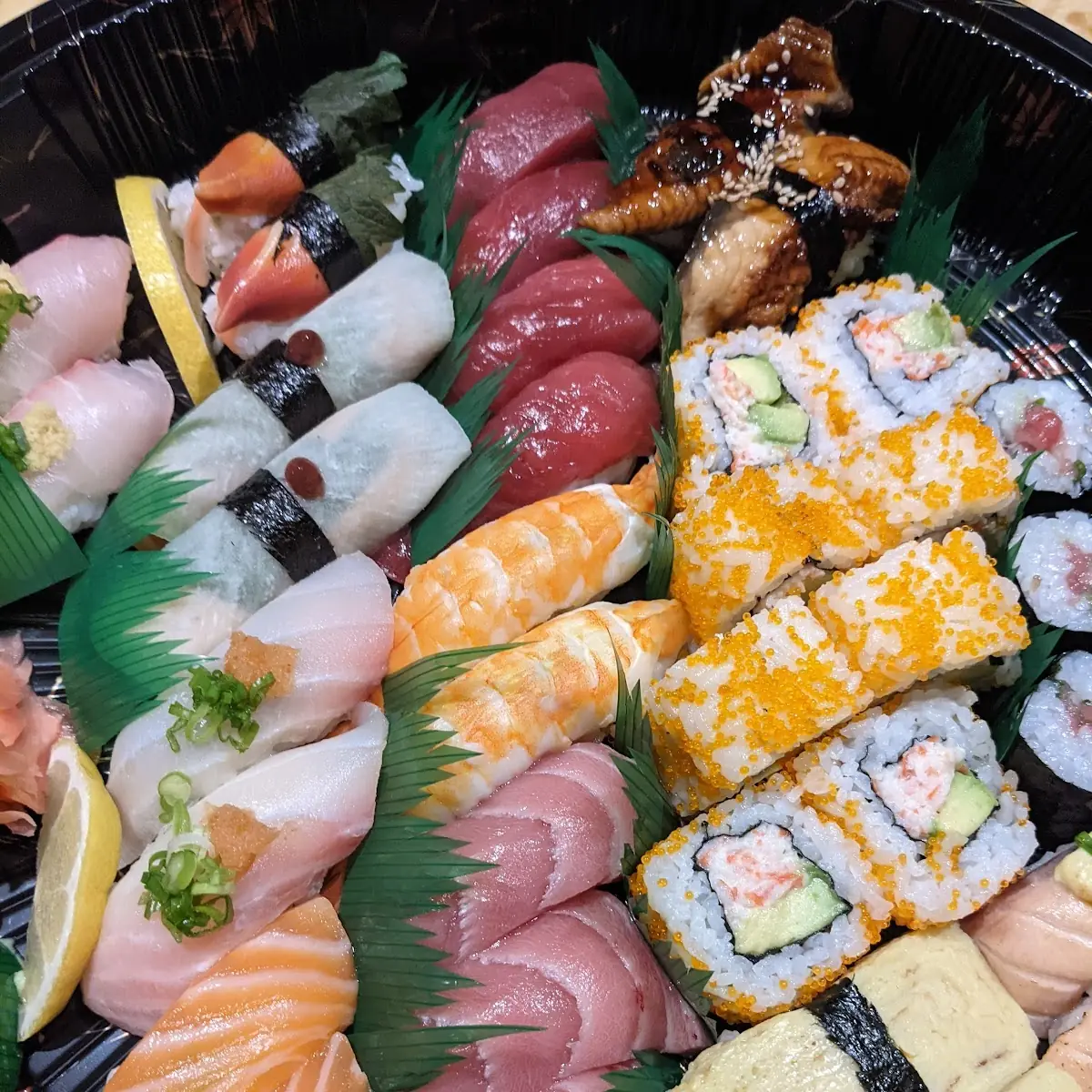 Sushi Deluxe Platter