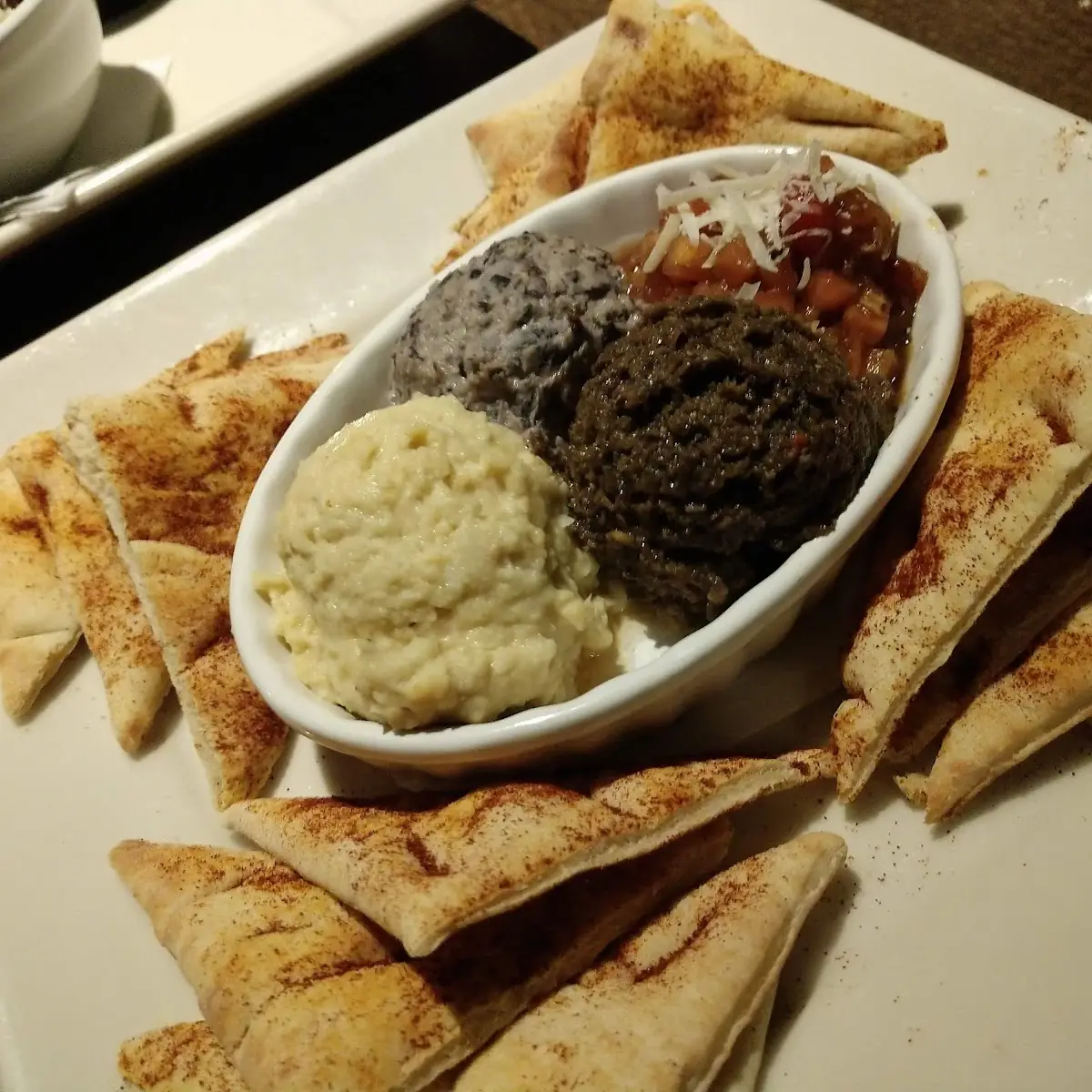 Meze Hummus Assortment