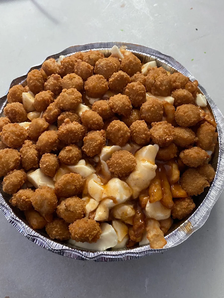 Mega Poutine Pop Corn