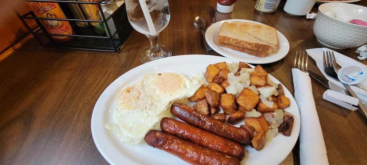 Highlights, Scooters Bar & Grill