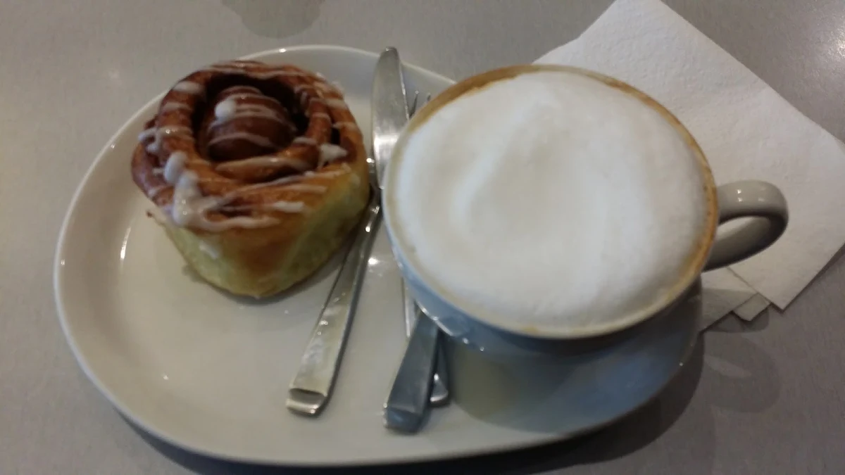 Cinnamon Roll & Cappuccino