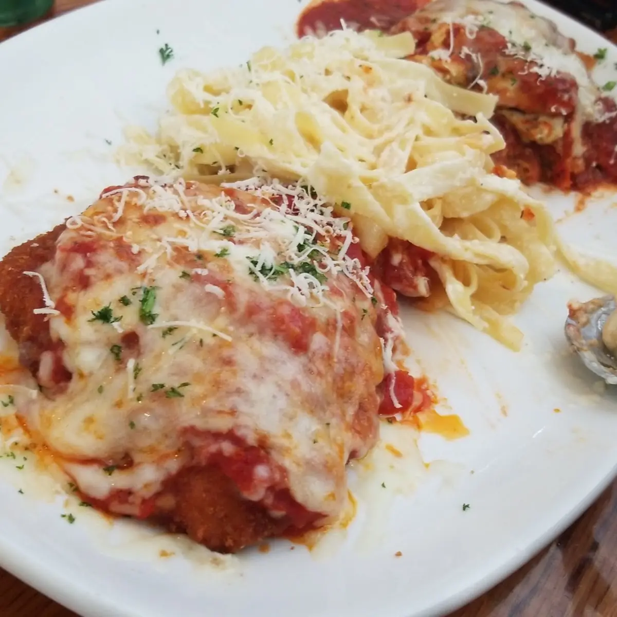 Chicken Parmigiana w Spaghetti