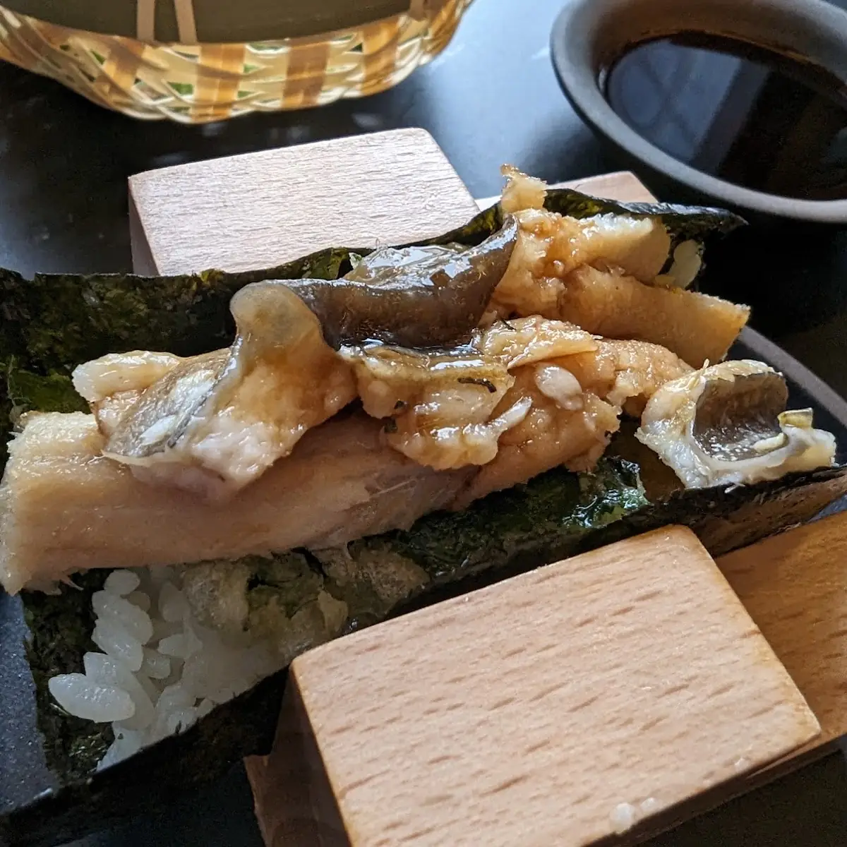 Unagi Hand Roll