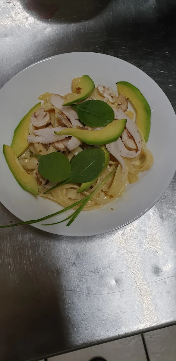Chicken Mushroom Avocado Large, Santos Pizza