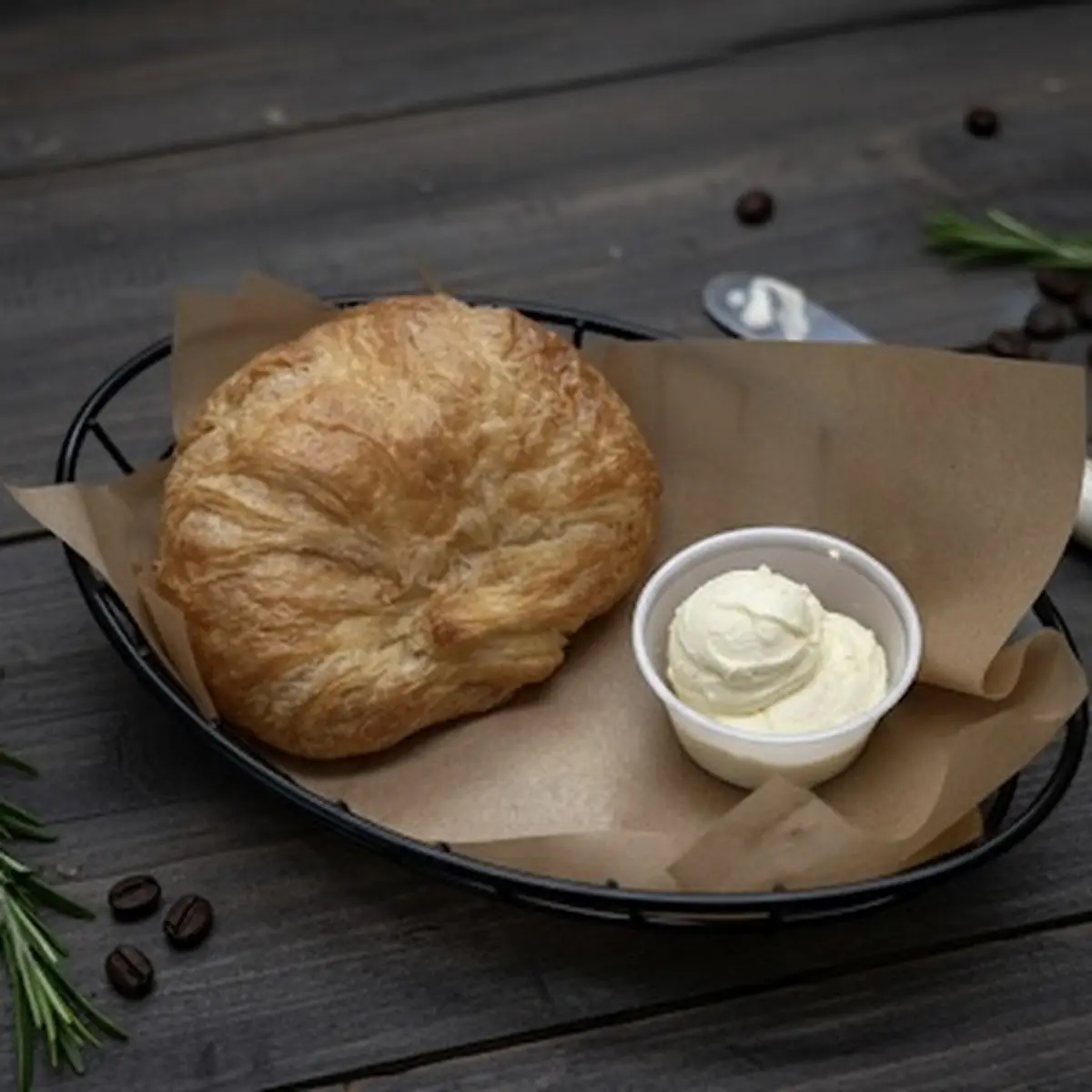 Fresh Croissant w Butter