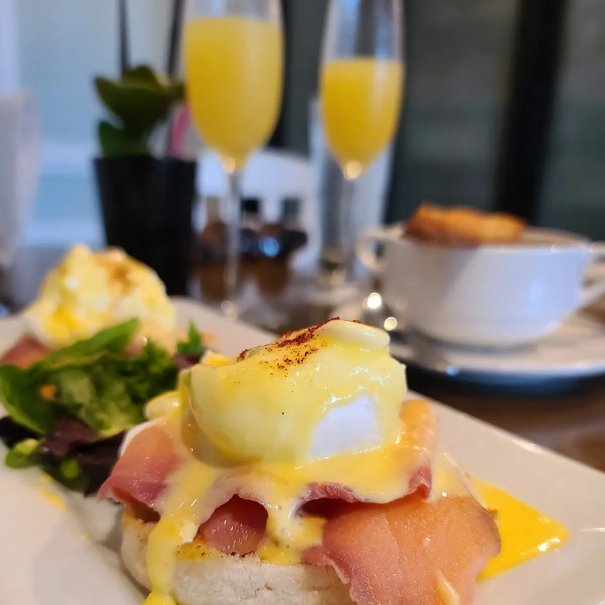 Salmon Benedict