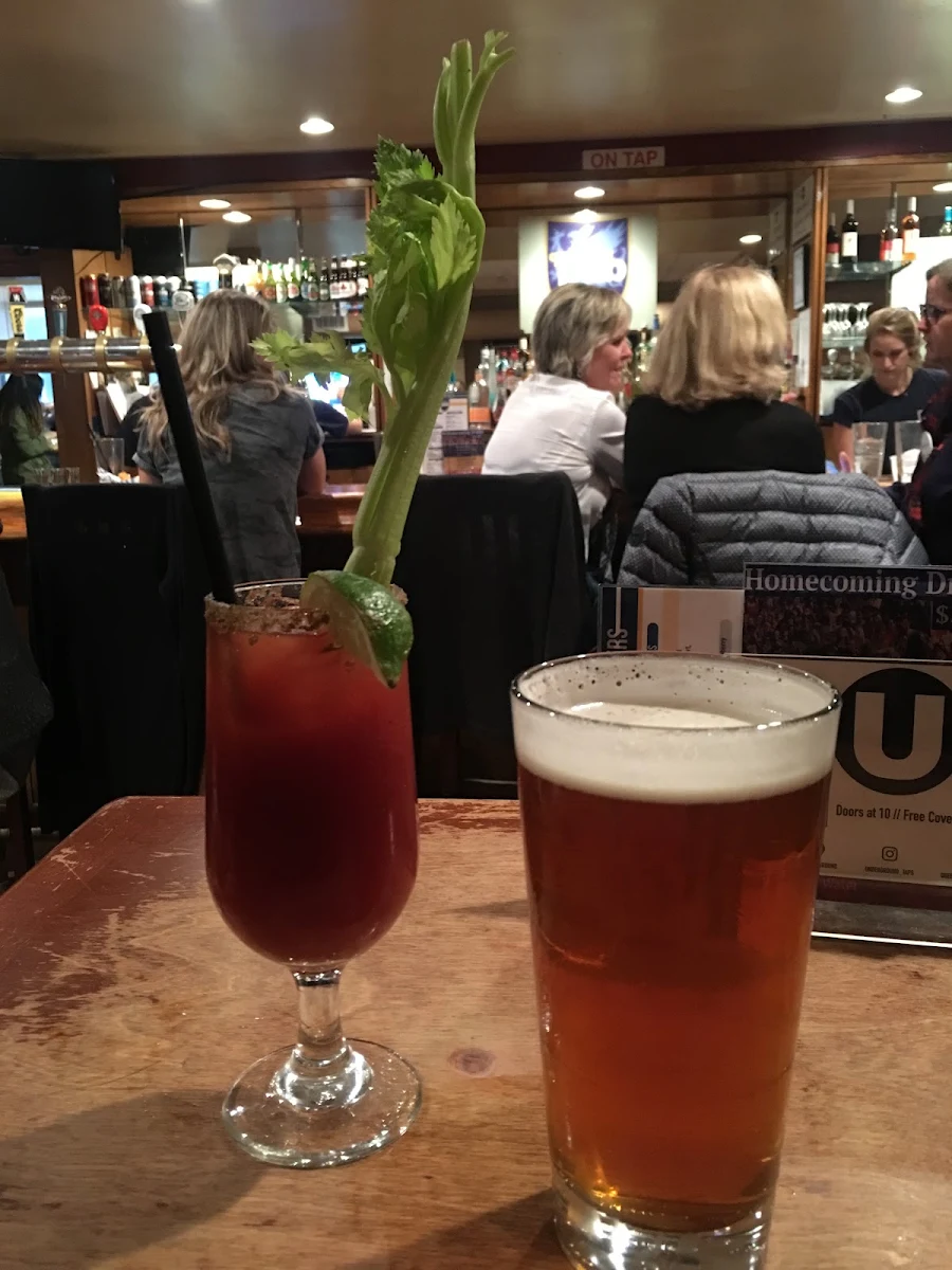 Highlights, The Queen's Pub & Restaurant