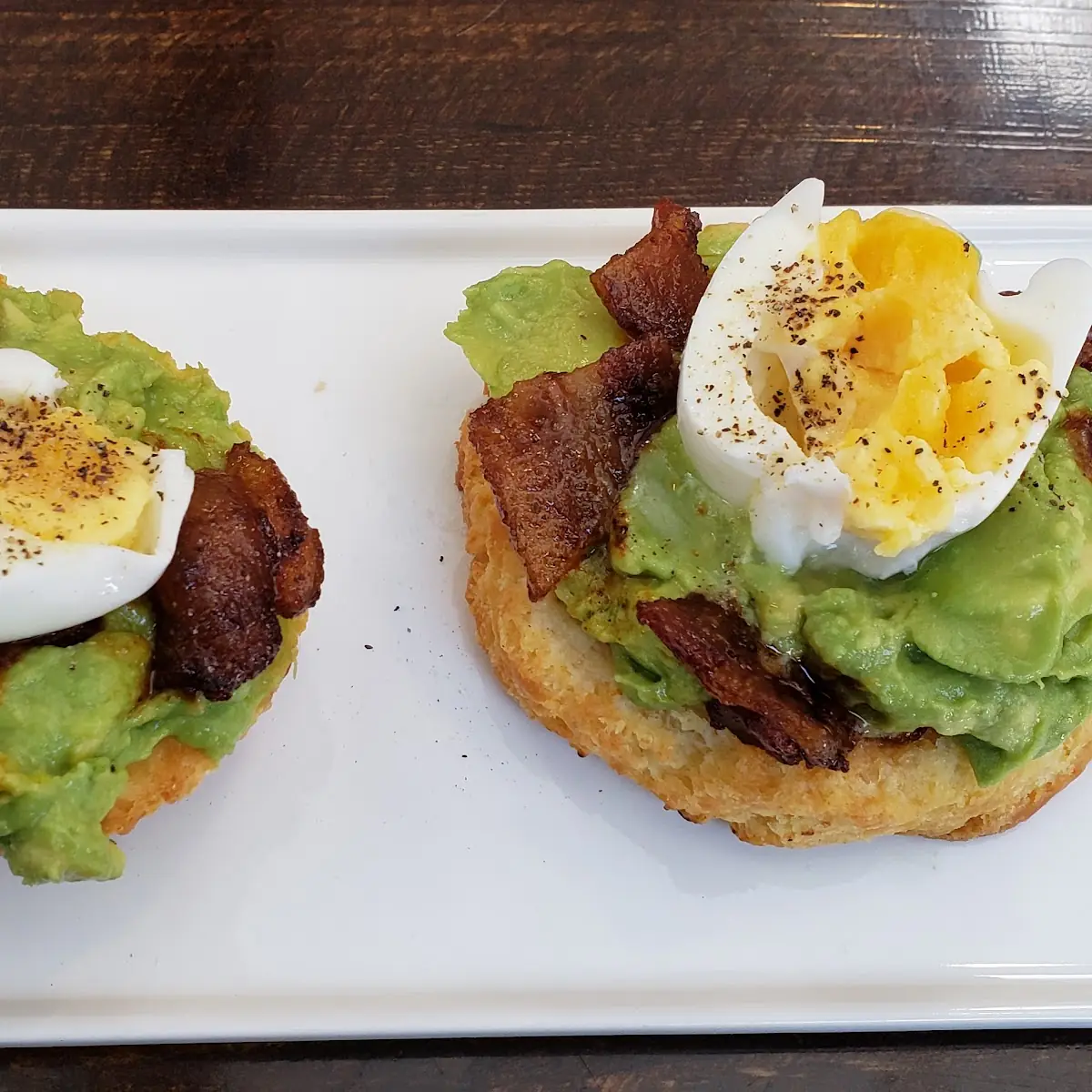 Avacado Toast w Poached Eggs