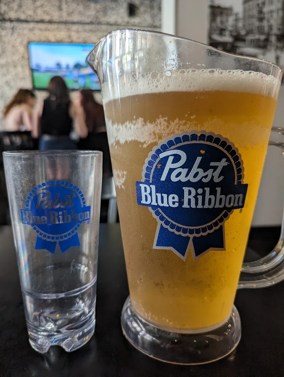 Pabst Blue Ribbon, W Burger Bar