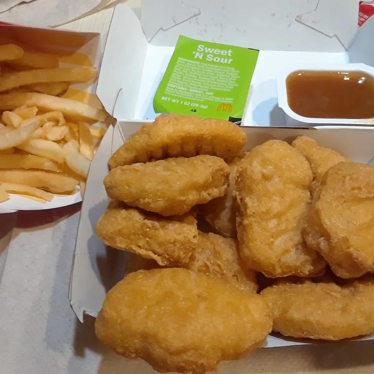 10 Pce Chicken Nuggets & Fries
