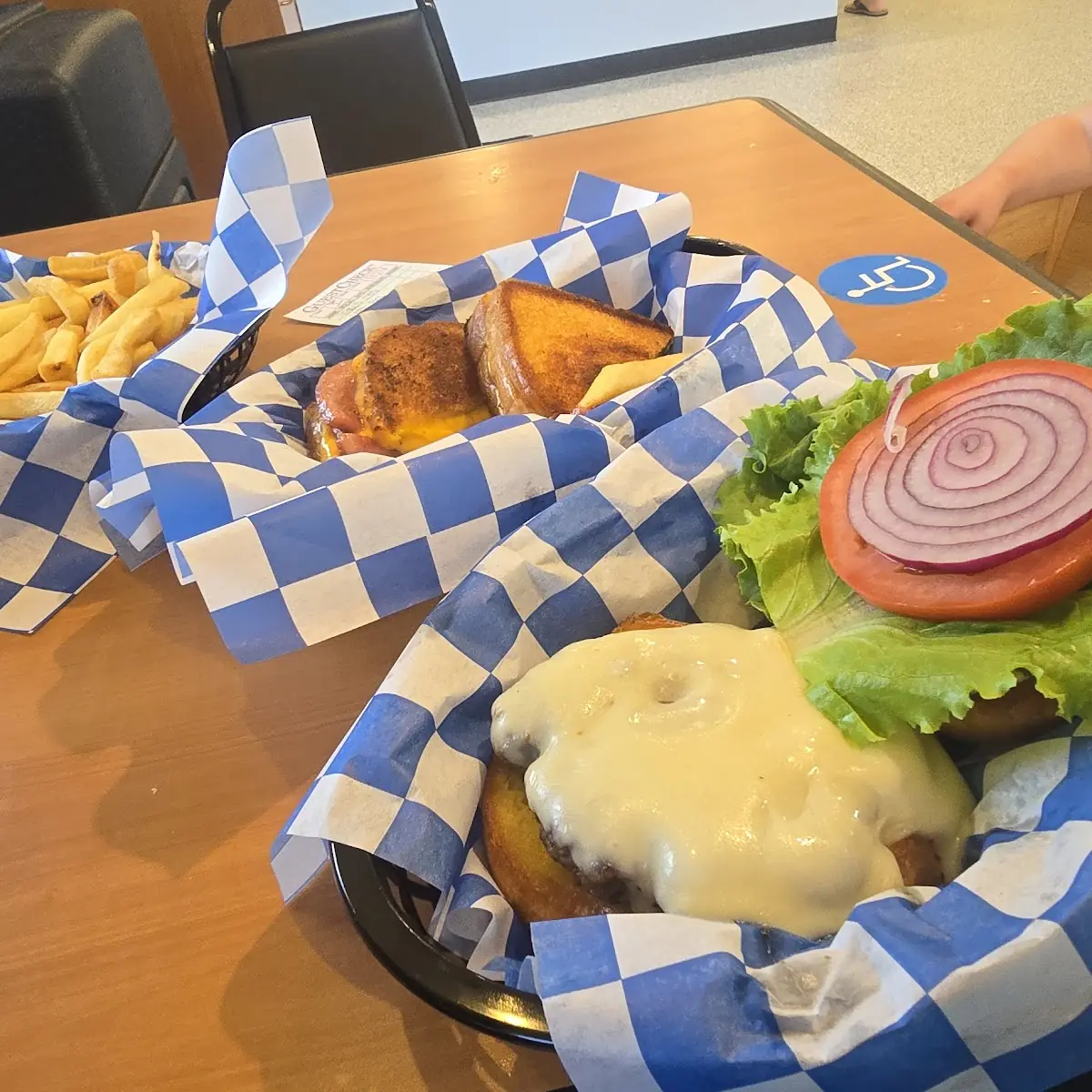 Cheeseburger Deluxe