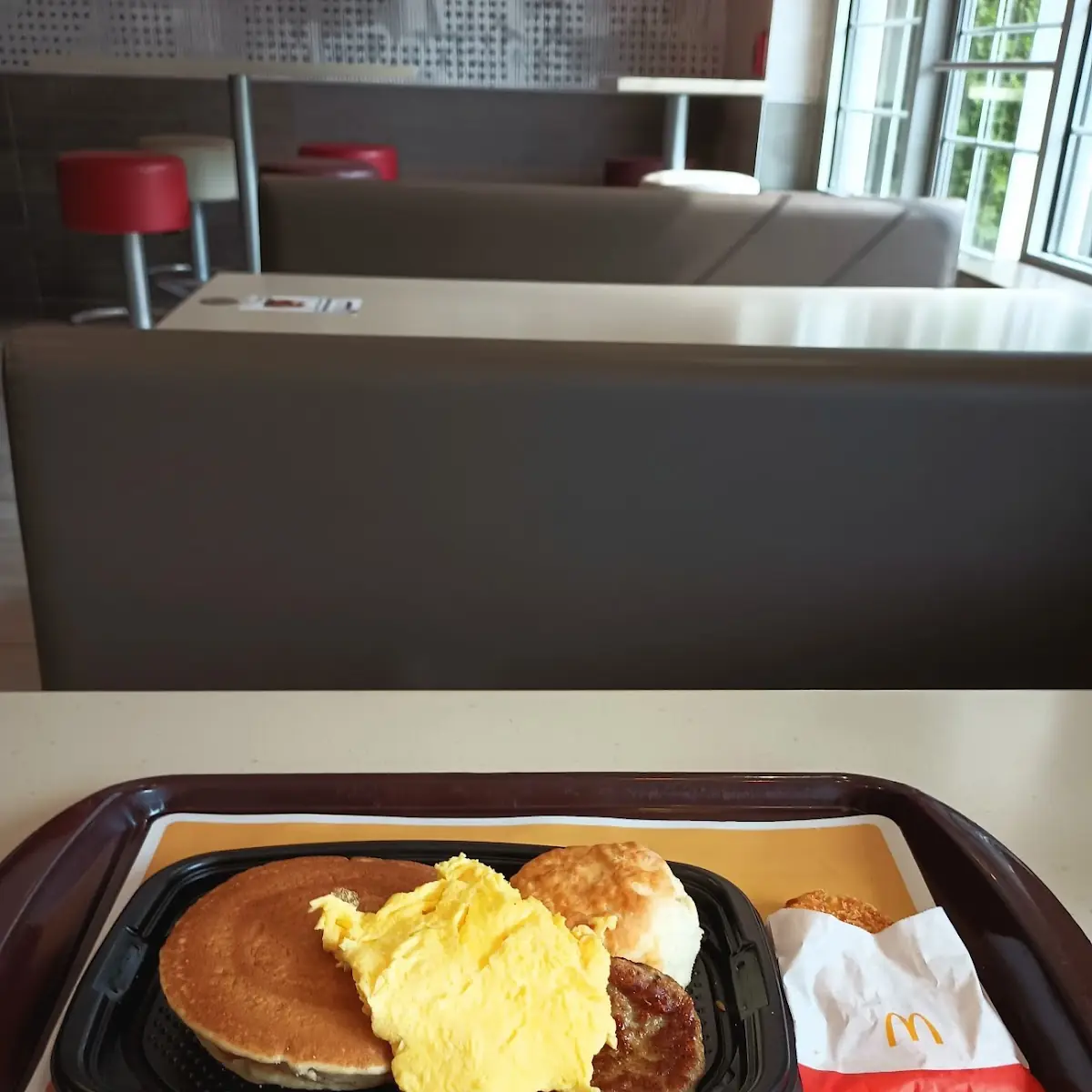 Big Breakfast with Hotcakes