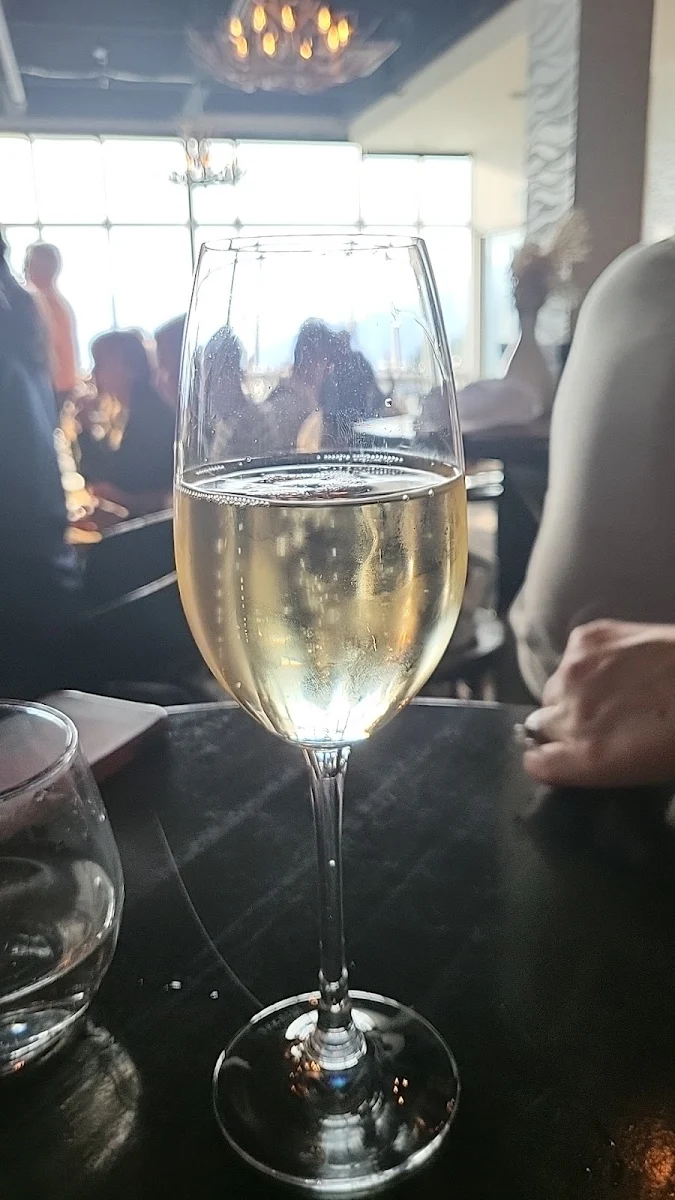 Champagne, Sky Bistro