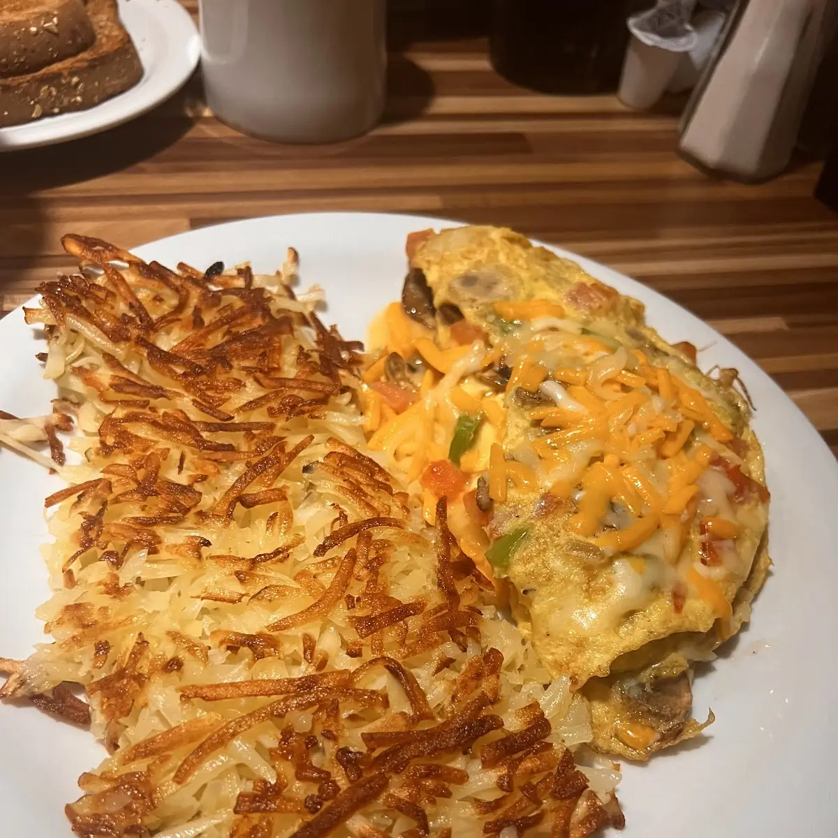 Veggie Omelette w Hash Browns