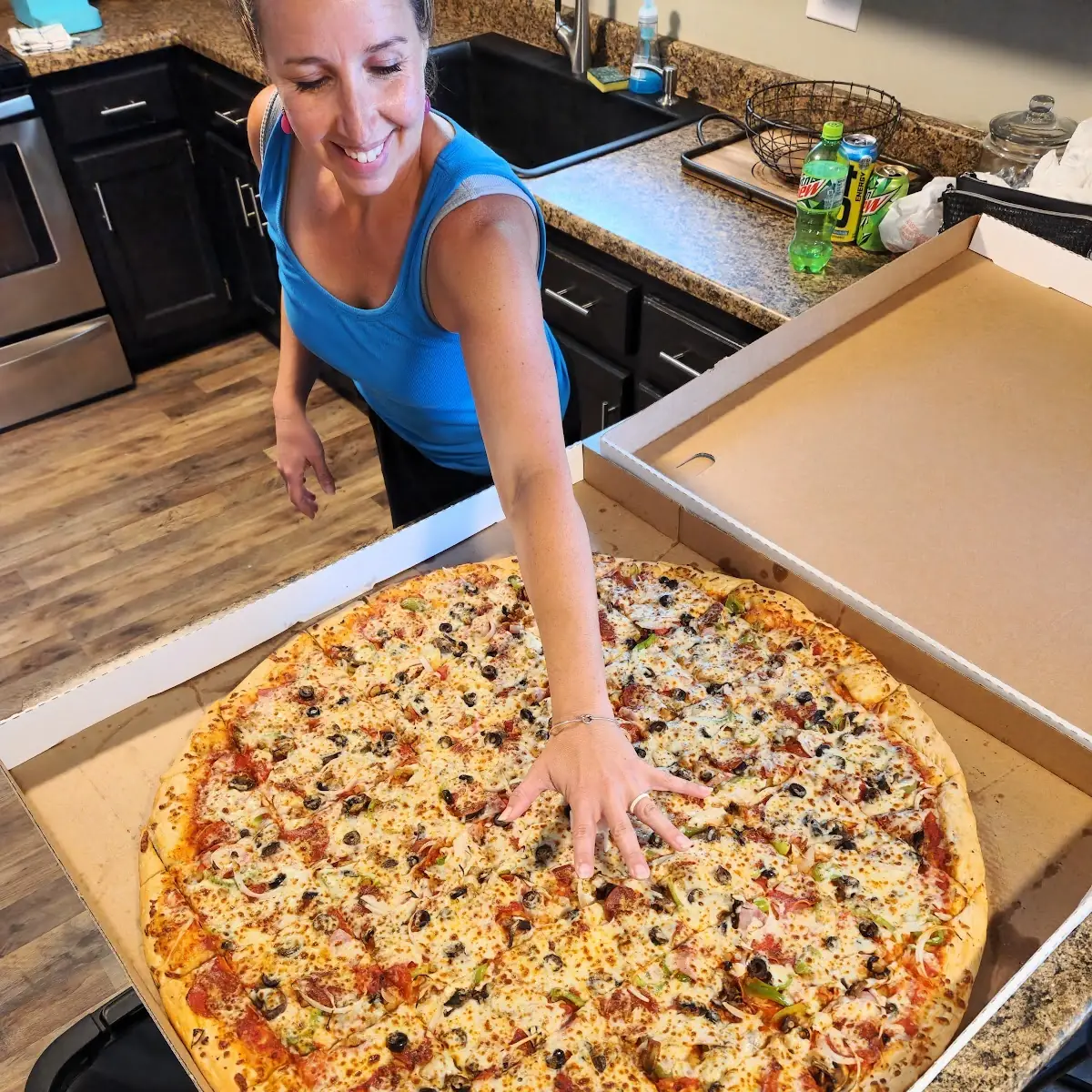 The Queen 30in Supreme Pizza
