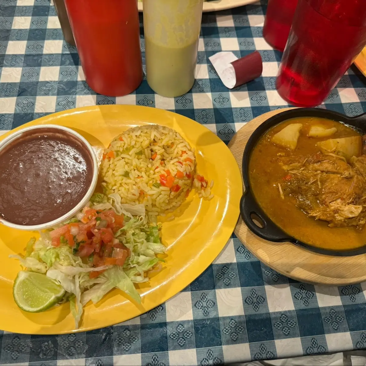 Pollo Guisado Dinner