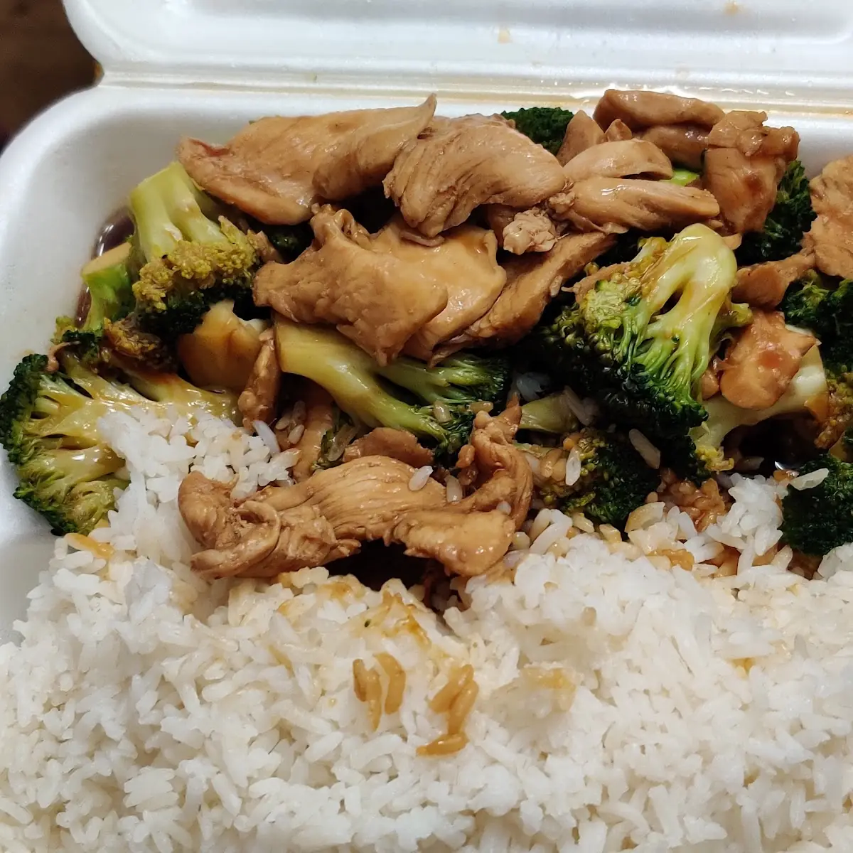 Steamed Chicken & Broccoli