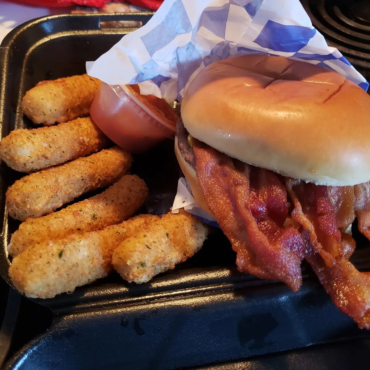 Bacon Cheeseburger w Moz Sticks