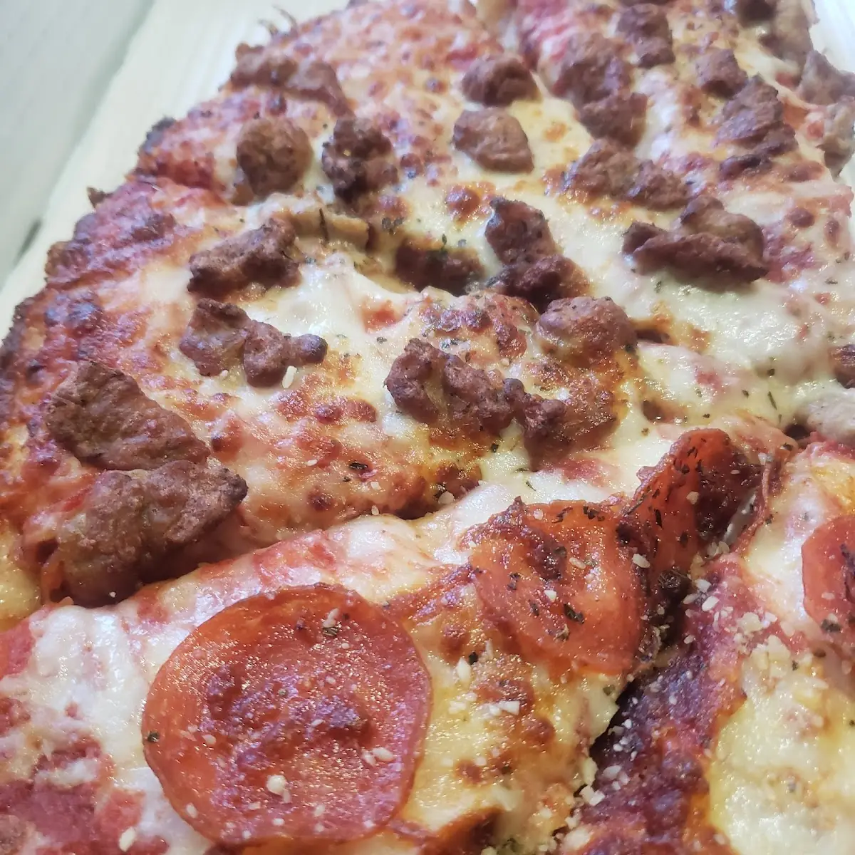 Large Pizza Deep Dish