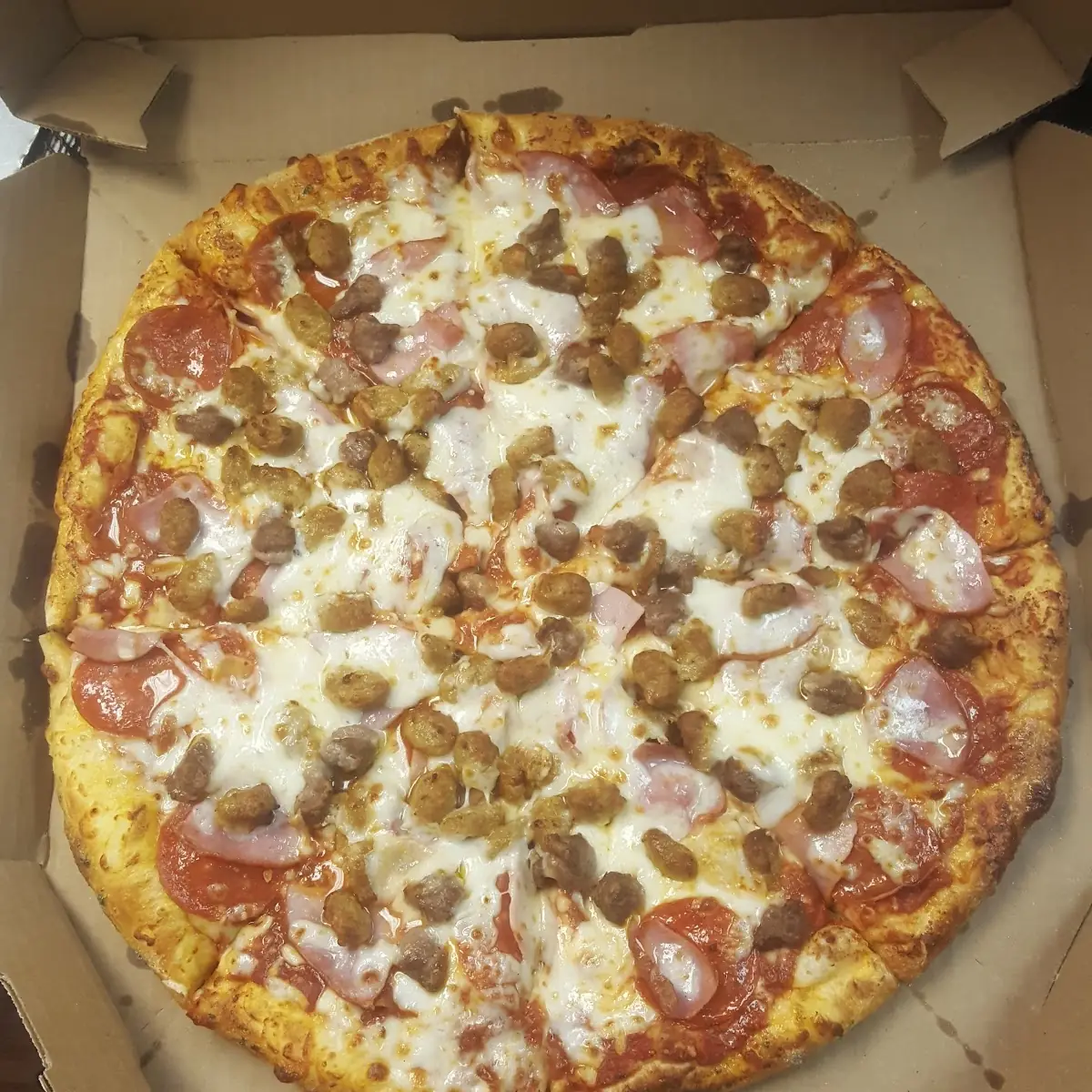 Meatzza Pizza
