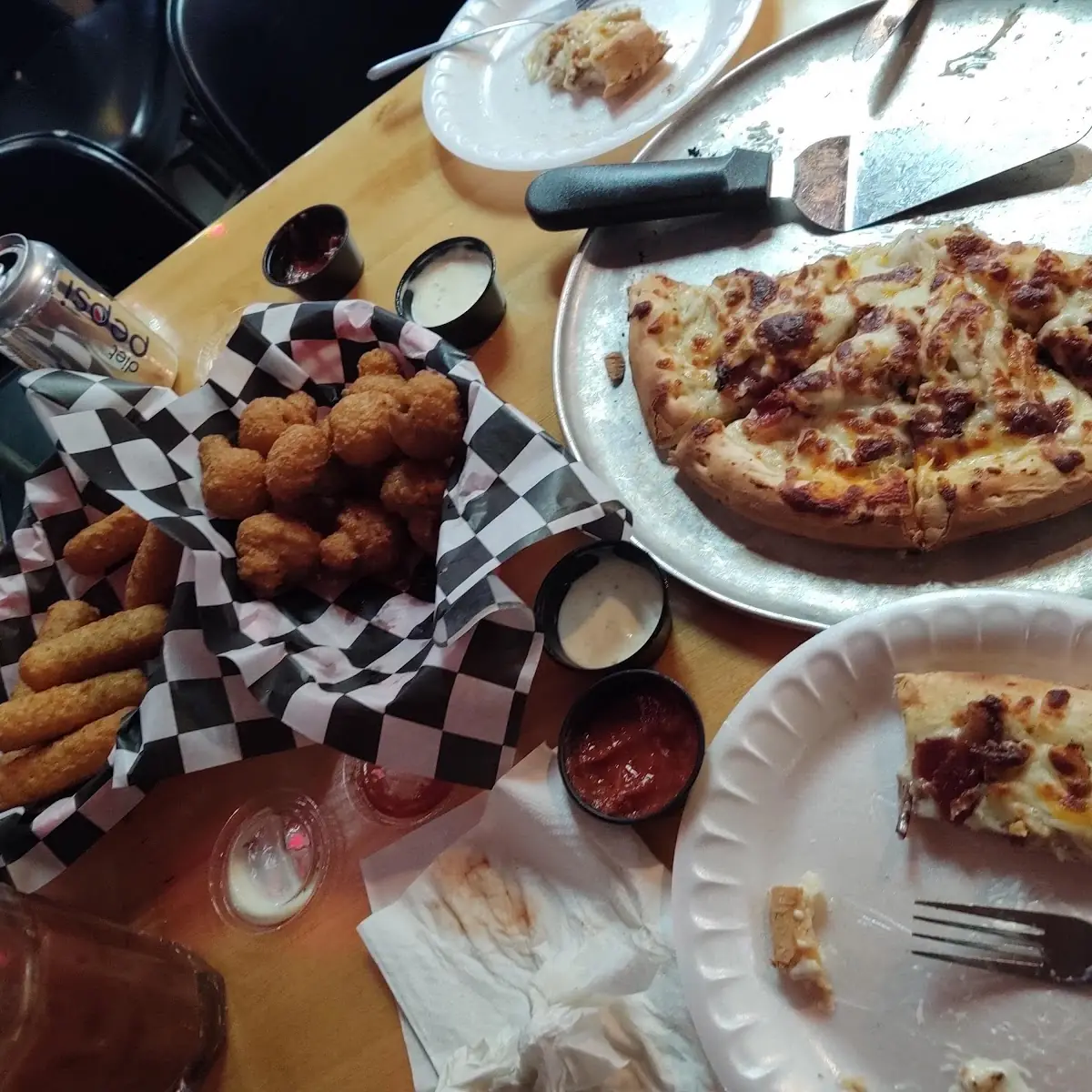 Mozzarella Sticks Deep Fried Mushrooms Stone Oven Pizza