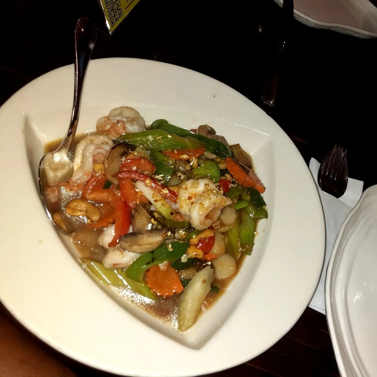 Spicy Shrimp in Cashew Sause