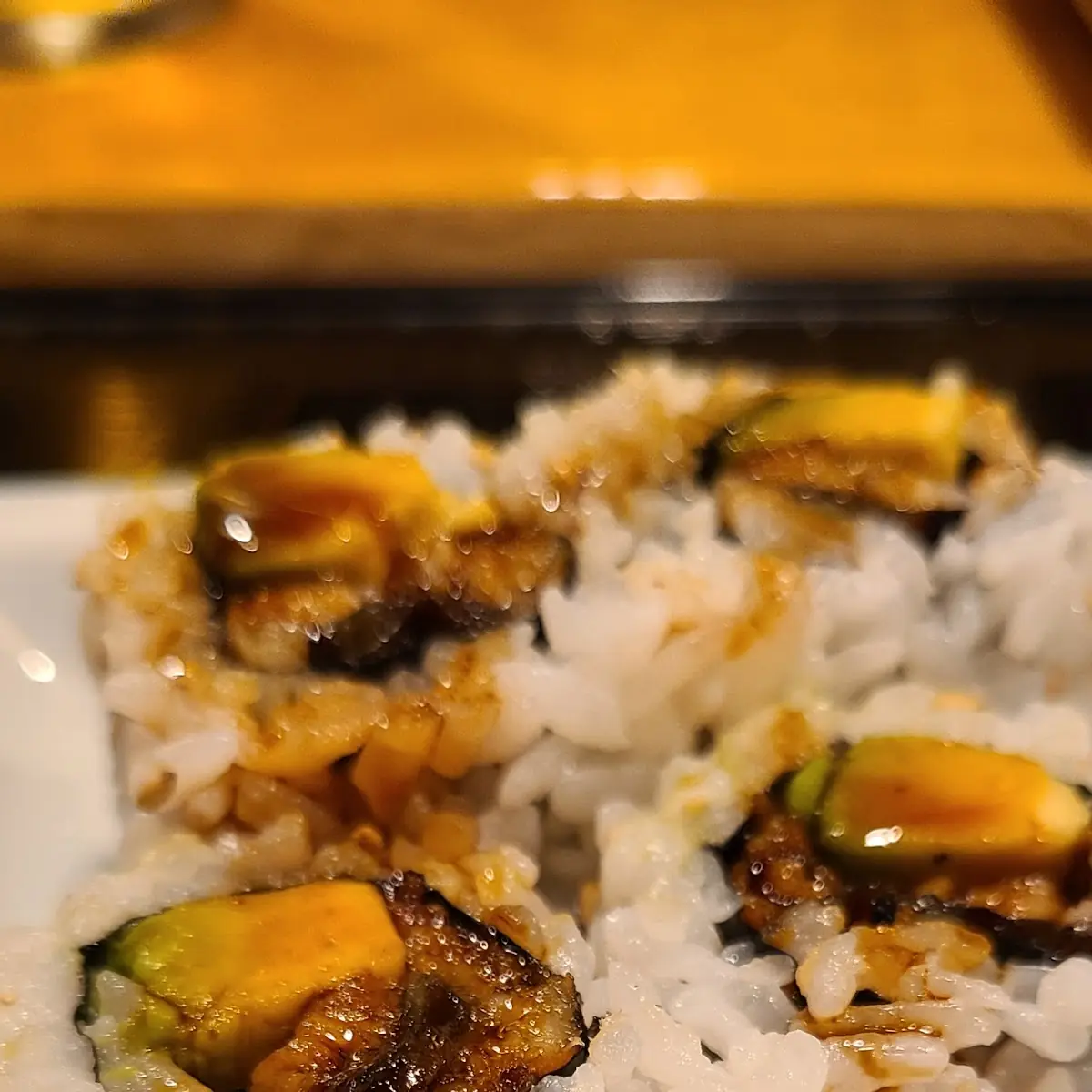 Eel & Avocado Roll