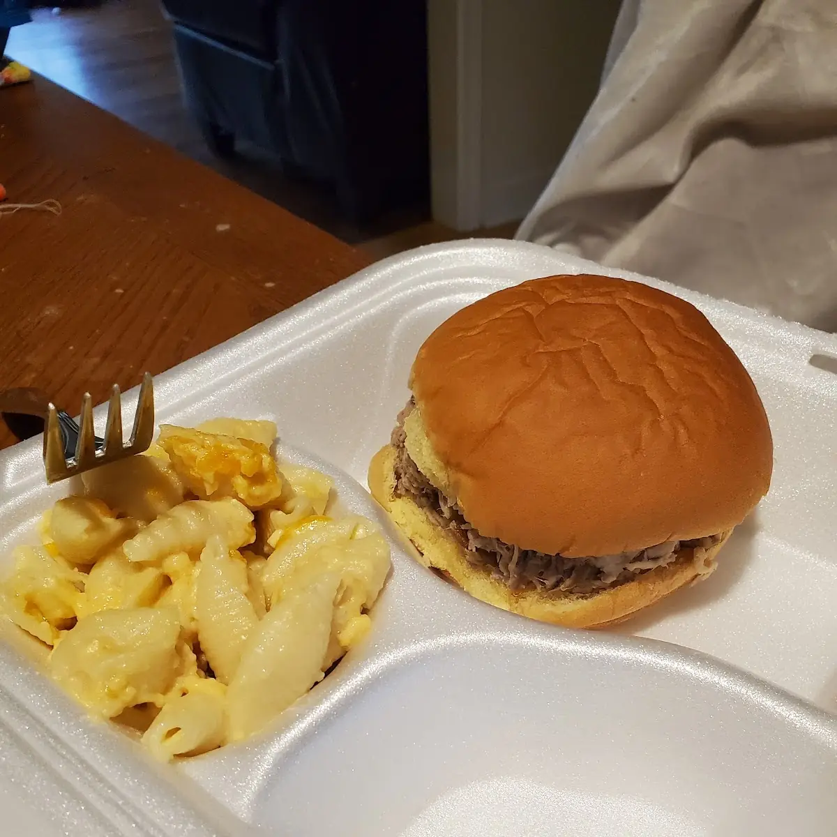 Pulled Pork Sandwich and Macaroni and Cheese