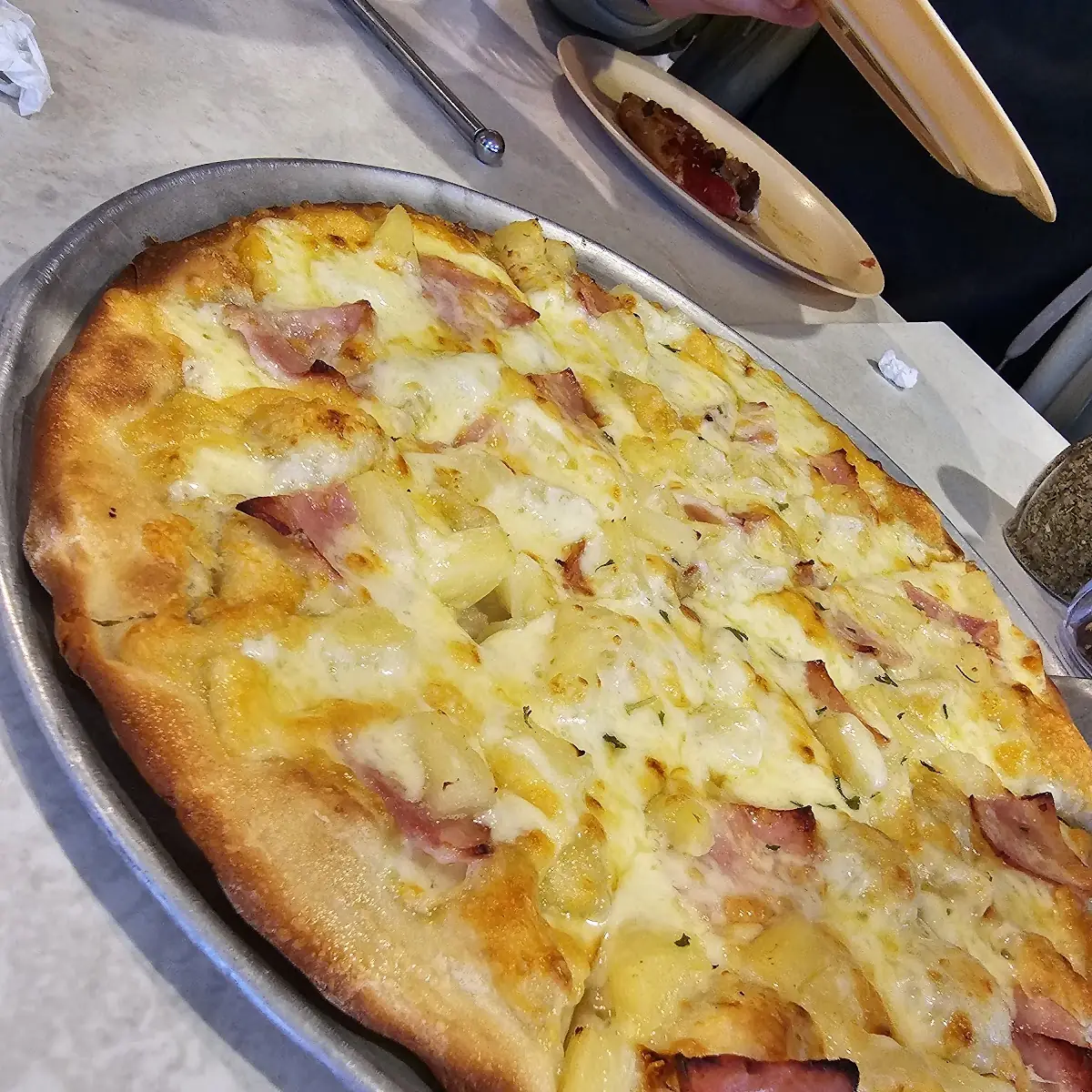 Hawaiian Pizza