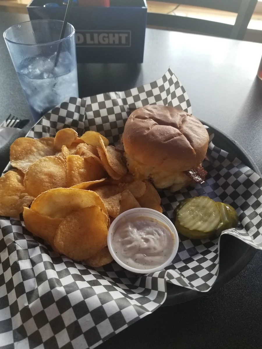 Garlic Cheeseburger and Homemade Potato Chips
