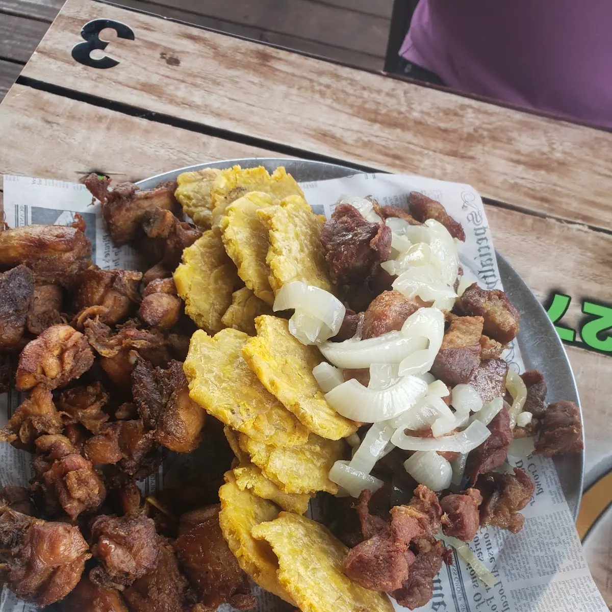 Tostones Chicarron De Pollo Morcilla Y Carne Frita