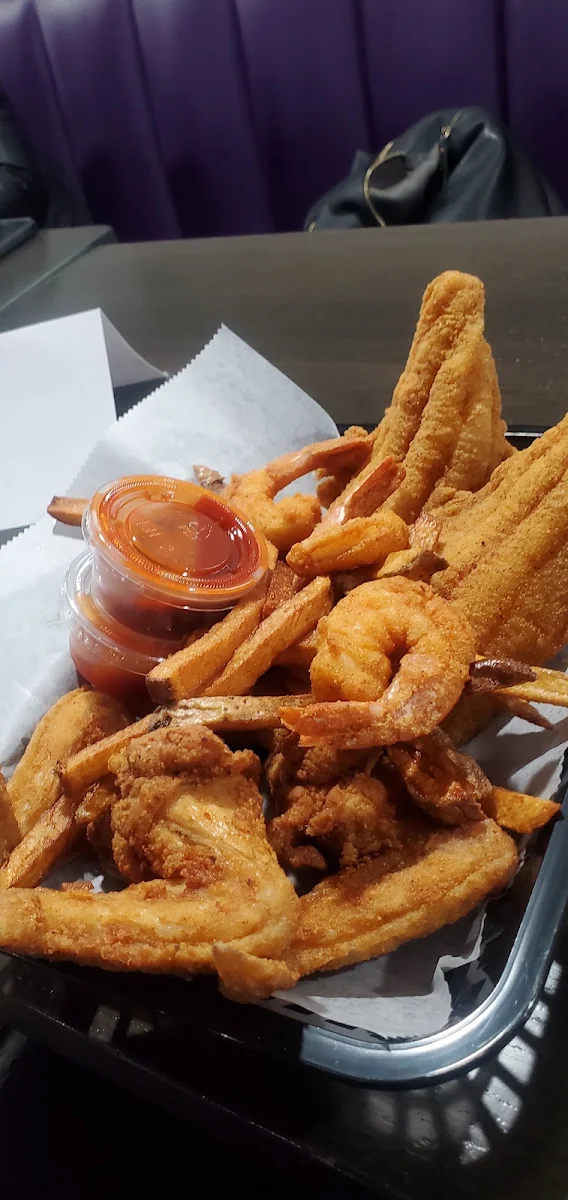 Fried Chicken Wings Fried Fish Shrimp