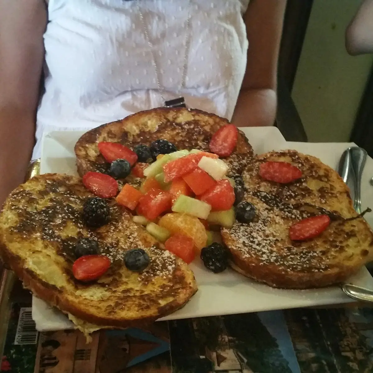 French Toast with Fresh Fruits