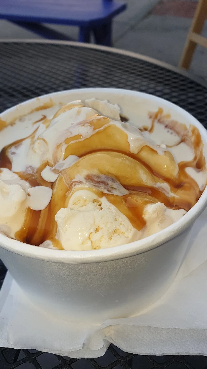Vanilla Ice Cream with Caramel