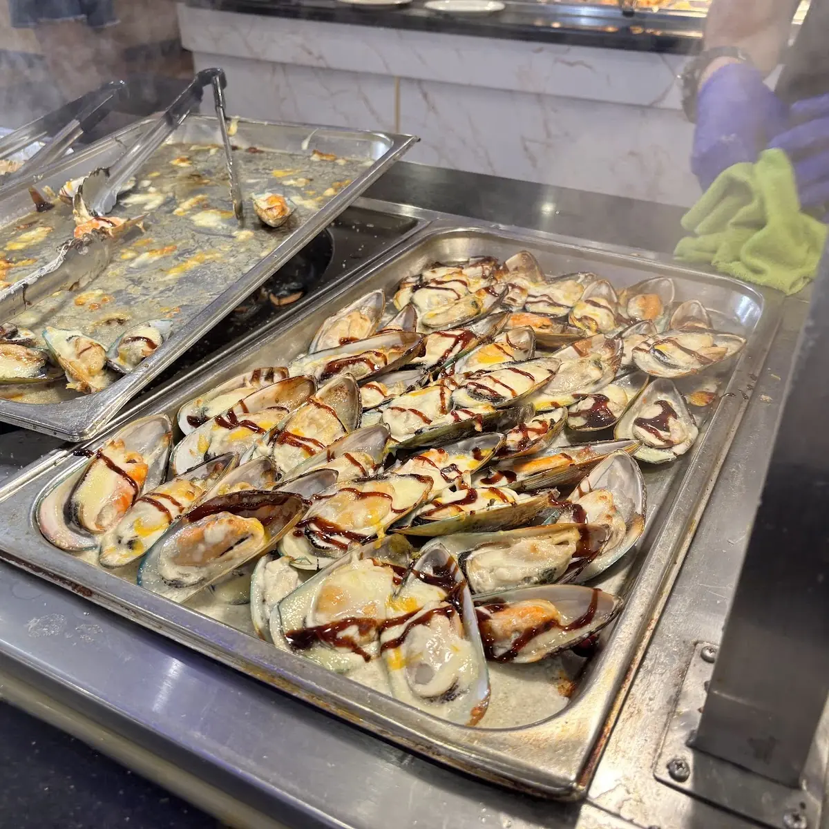 Grilled Mussels Seafood Buffet