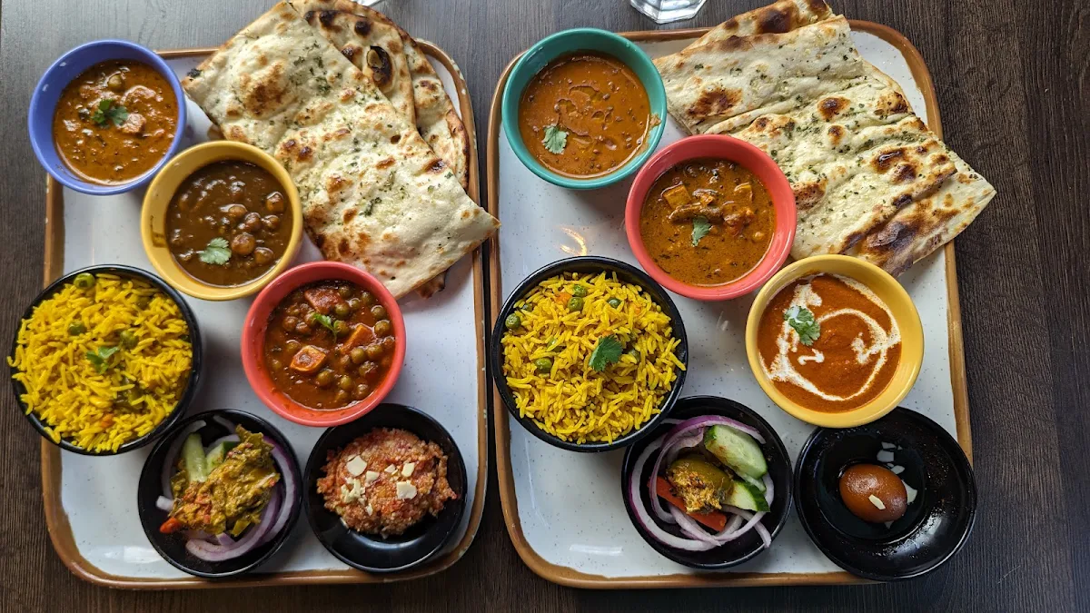 Veg Thali Garlic Naan, Brar’s Erin Mills (Mississauga)