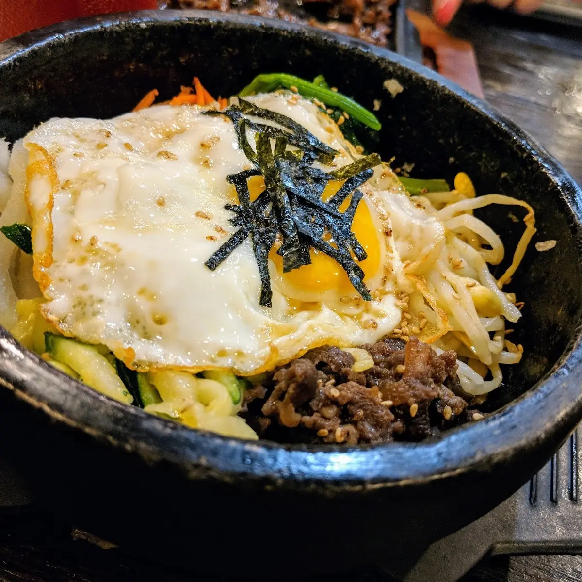 d 22 dolsot bibimbap 돌솥비빔밥
