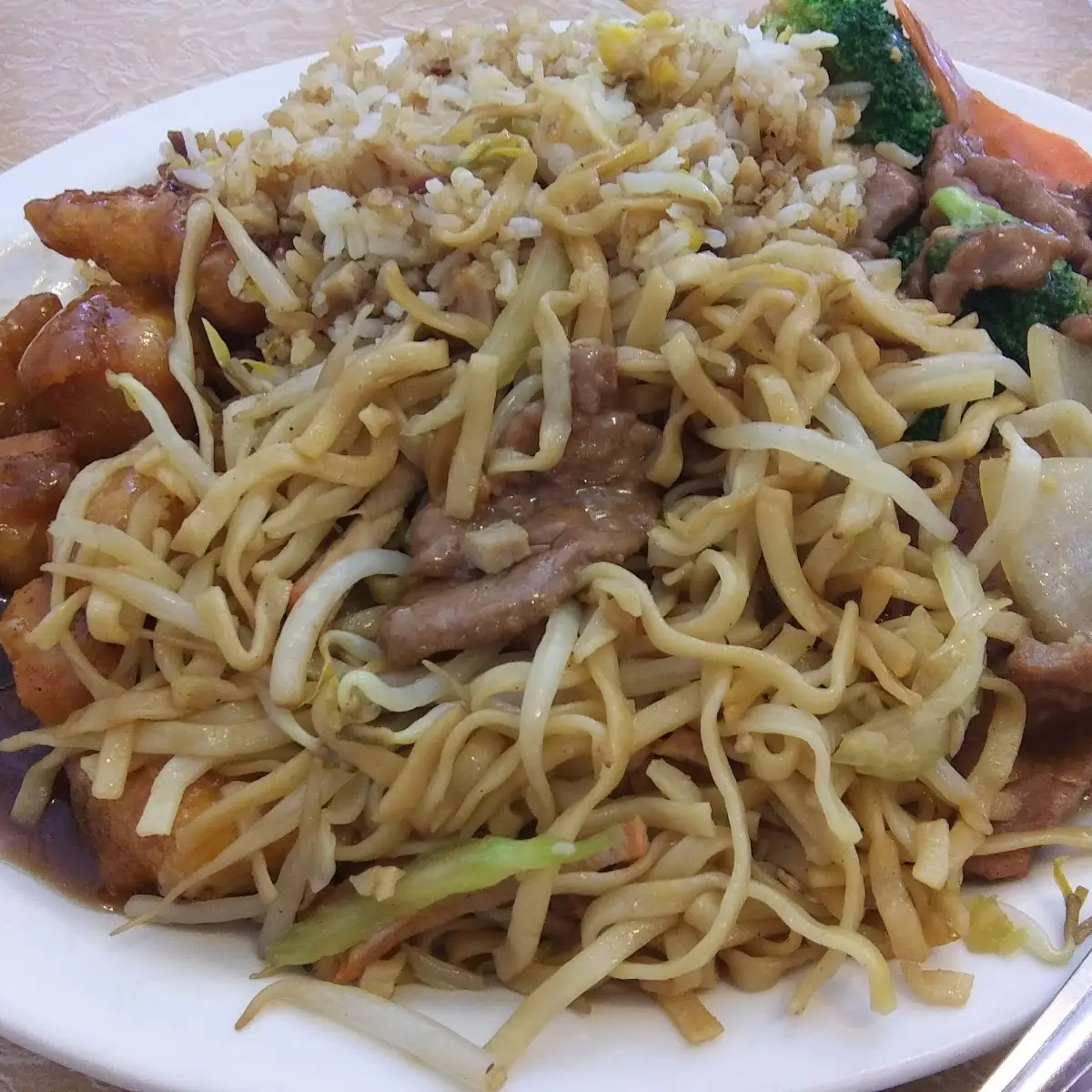 Garlic Chicken Chow Mein