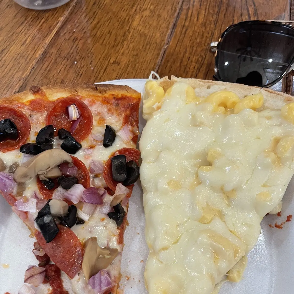 Mac N Cheese Pizza