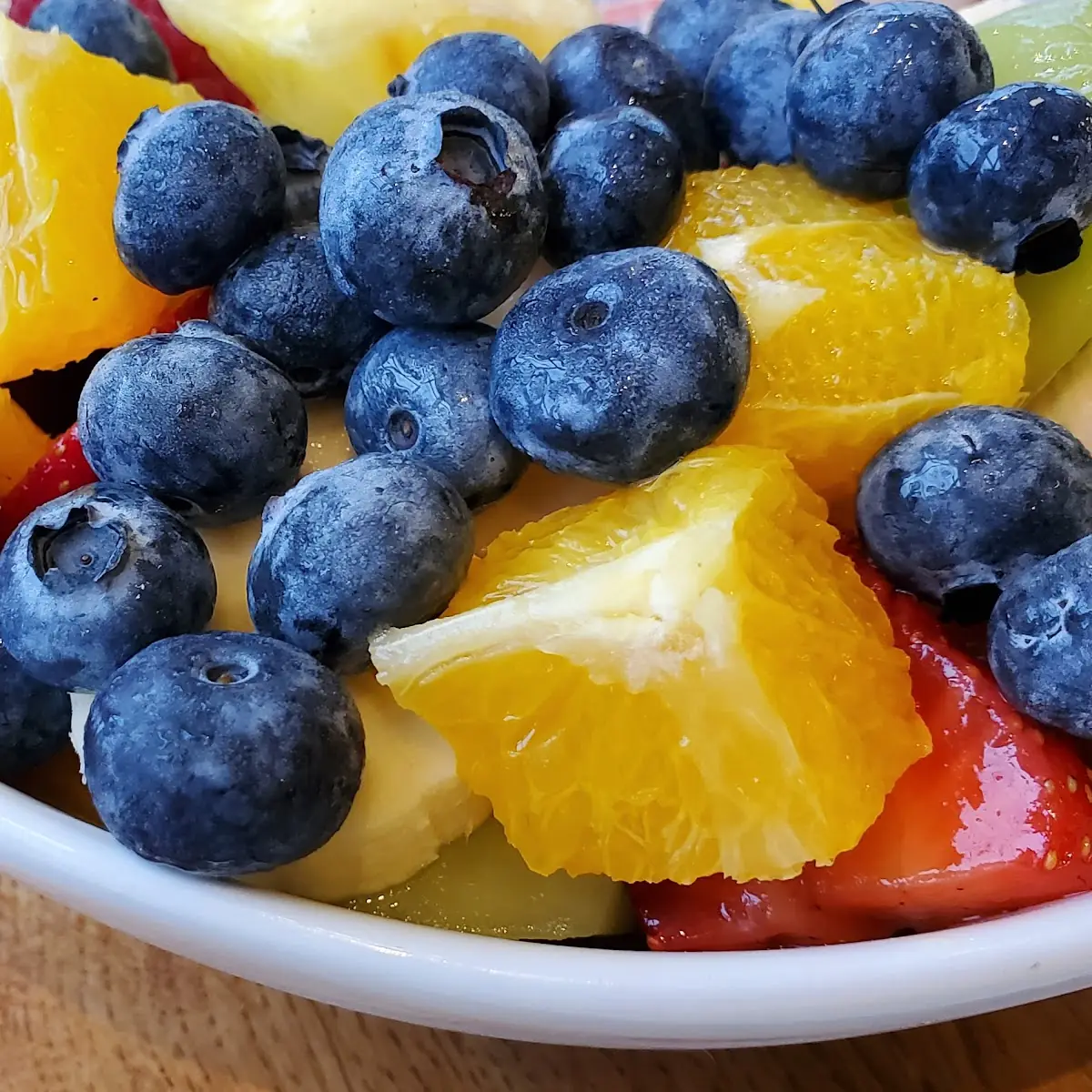Bol de Fruits de Saison Seasonal Fruit Bowl