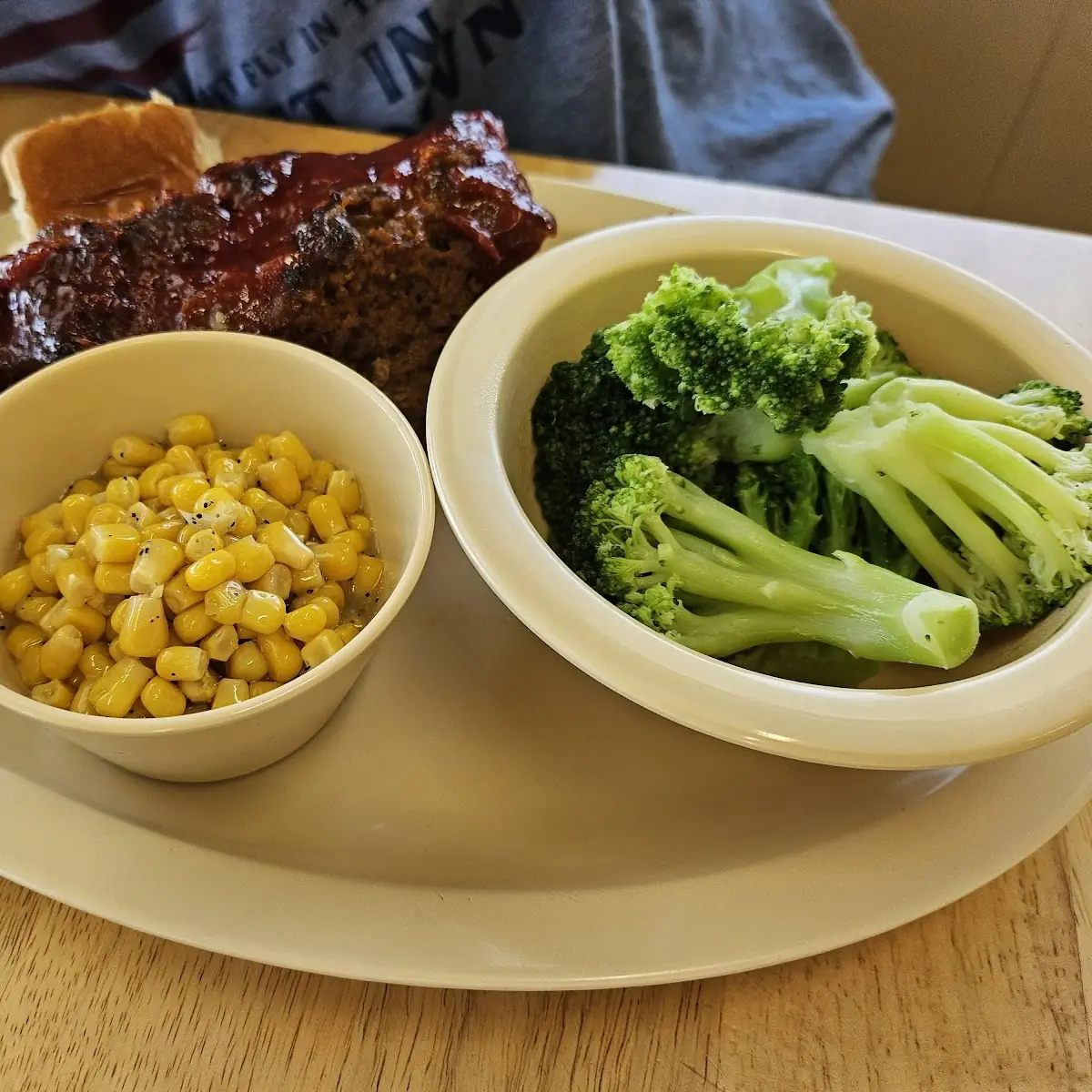 Meatloaf Steamed Broccoli Corn