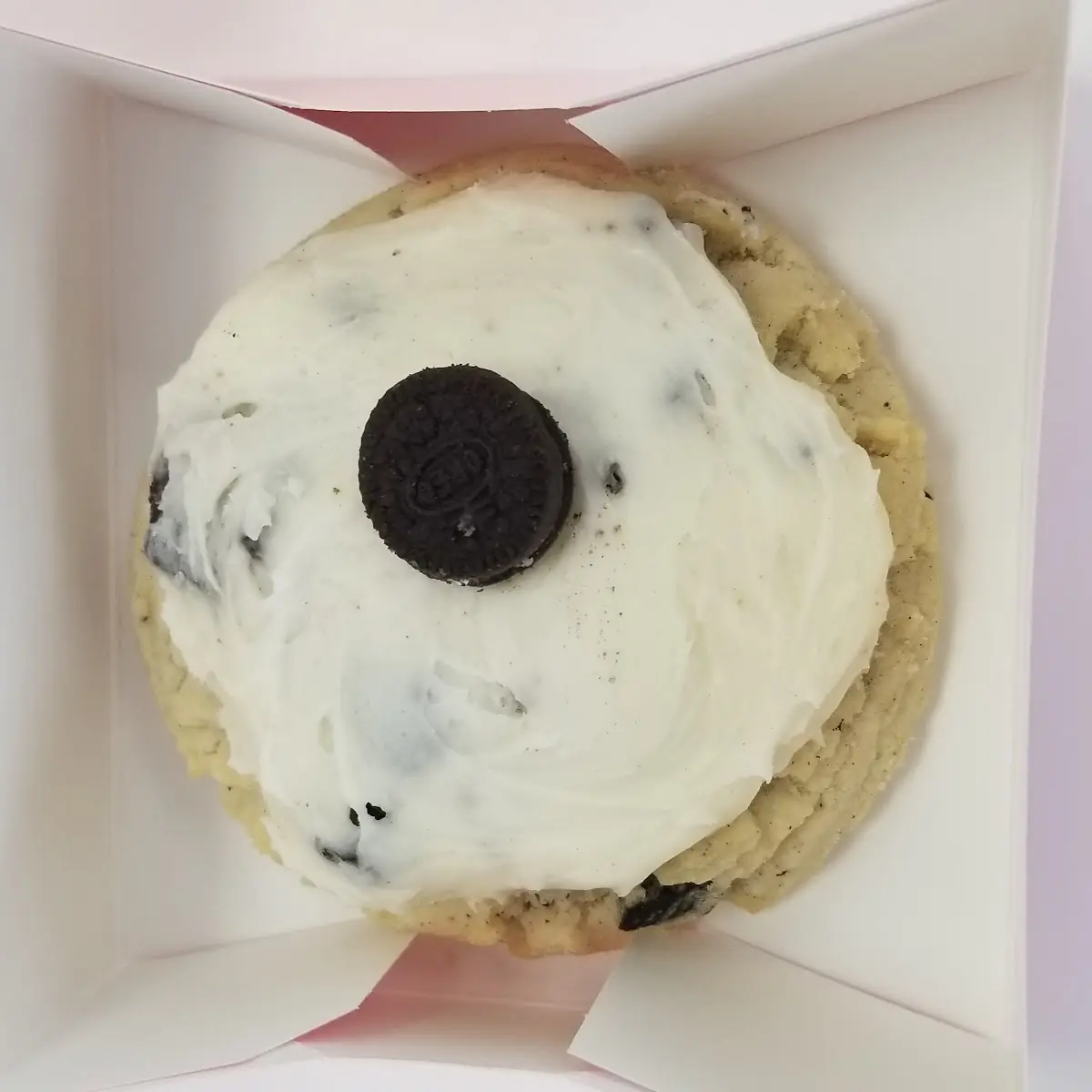 Chilled Cookies & Cream Milkshake