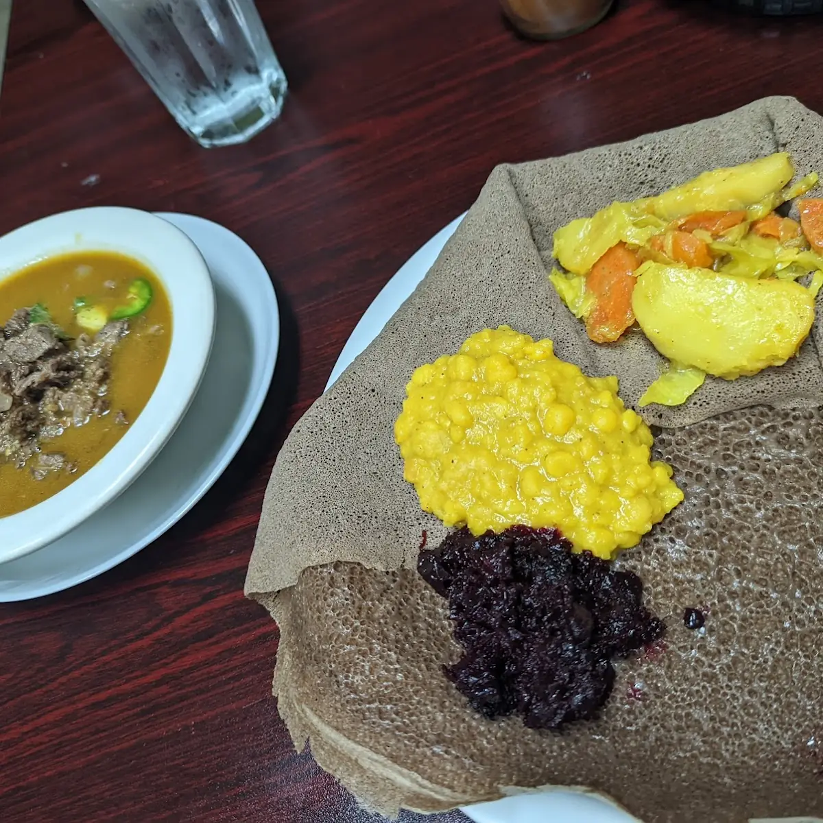 Veggie Platter Beef Injera