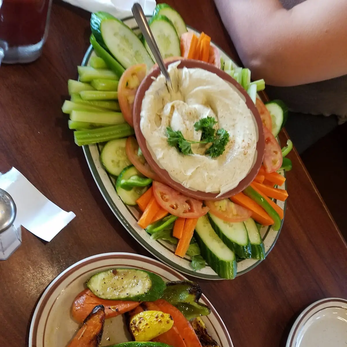 LC Hummus+Veggie Grape Leaves