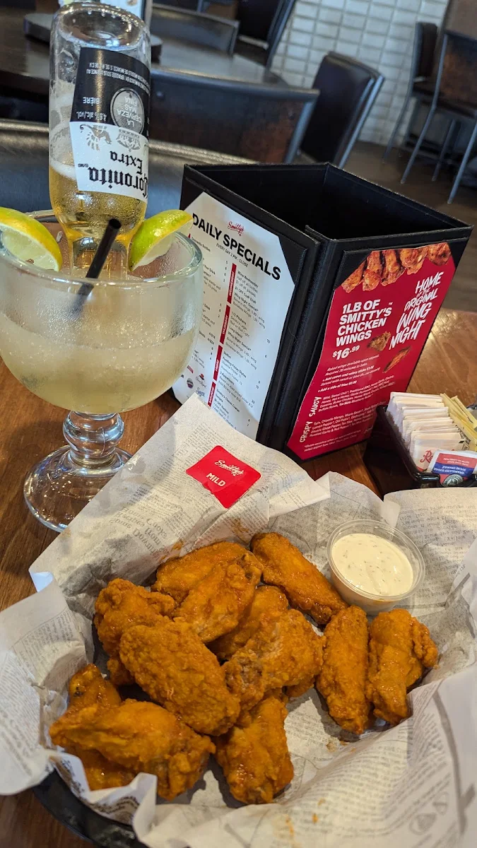 Mild Wings, Smitty's Restaurant & Lounge - Winnipeg Regent