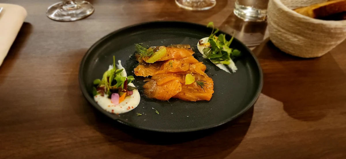 Gravlax Saumon Lime Aneth Oignon Doux Et Yaourt de Brebis