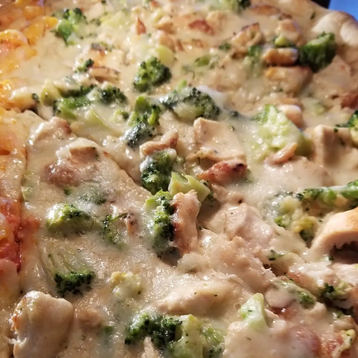 Chicken Broccoli Alfredo Pizza