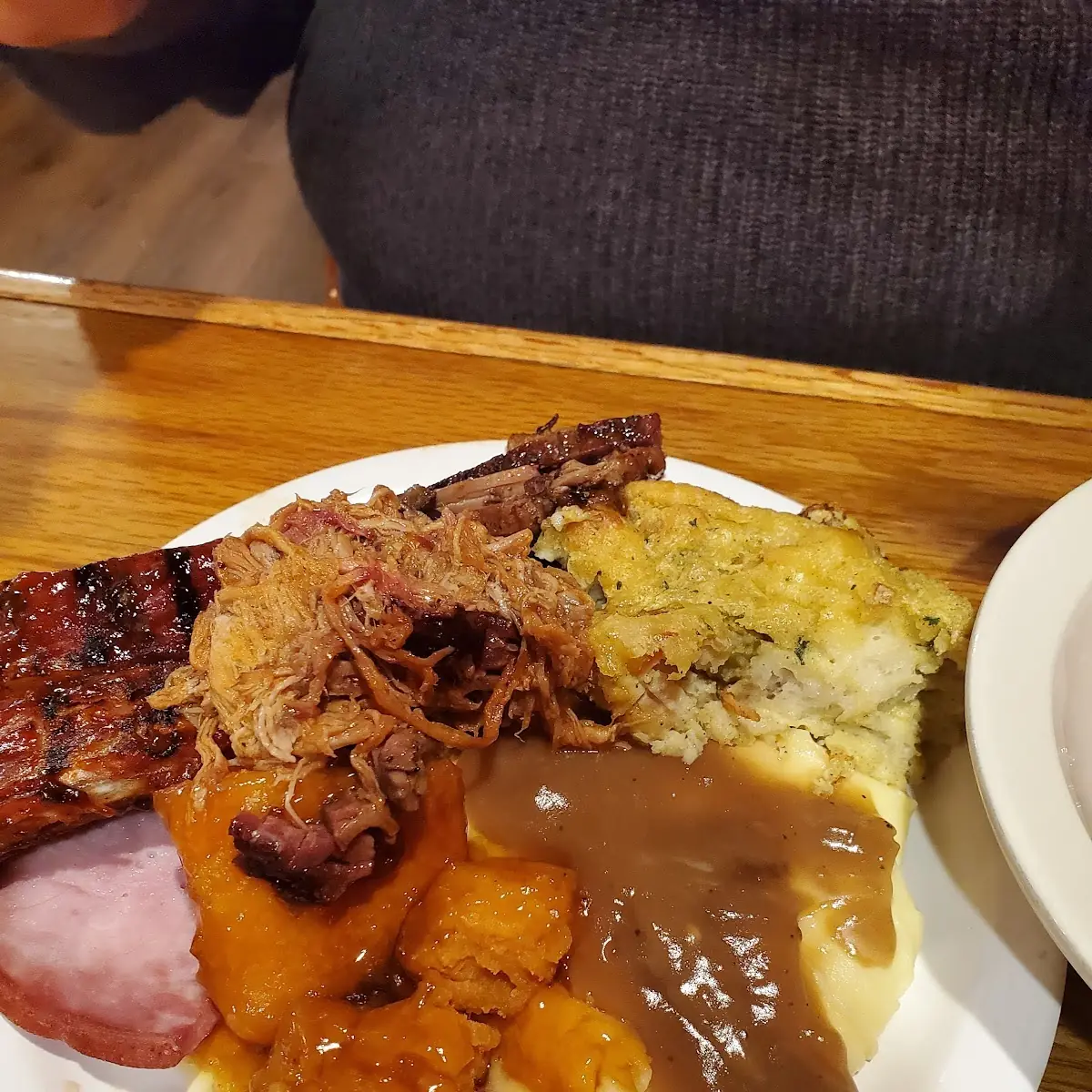 Dressing Mashed Potatoes and Gravy Ribs